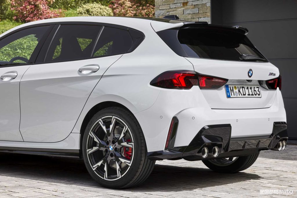Nuova BMW Serie 1 M135 xDrive paraurti posteriore
