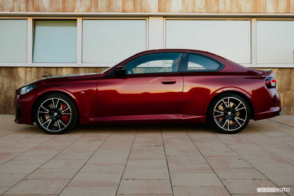 BMW Serie 2 M240i xDrive Coupé laterale