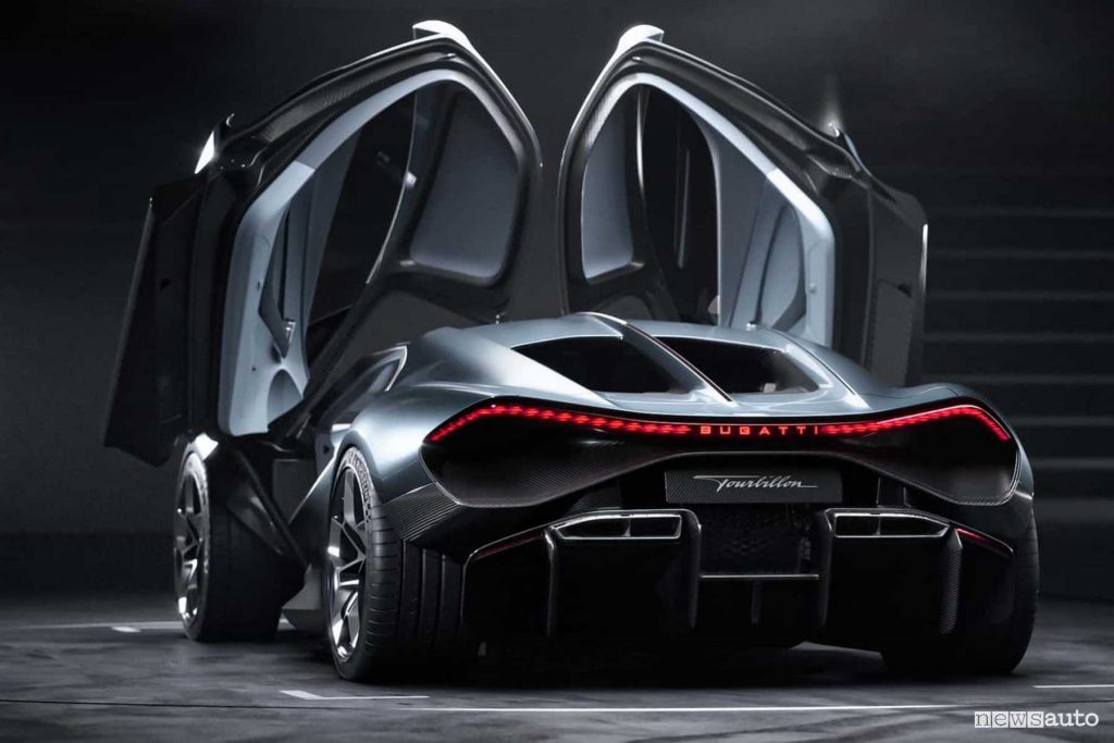 Bugatti Tourbillon posteriore 3/4