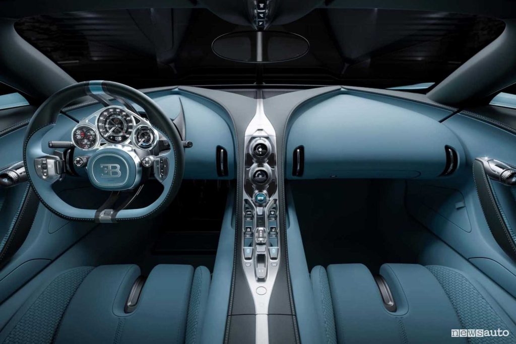 Bugatti Tourbillon plancia abitacolo