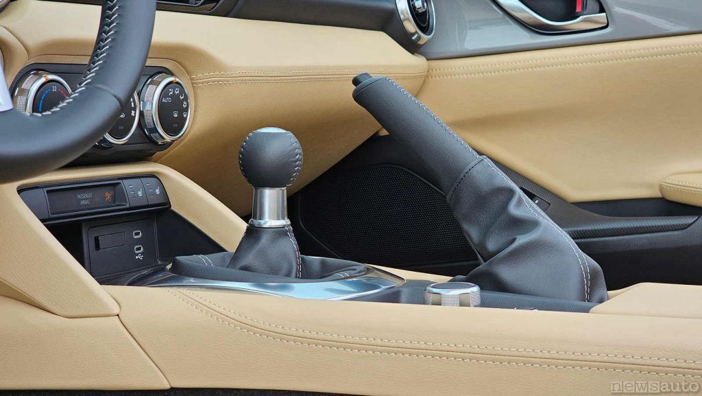 Cambio e freno a mano Mazda MX-5 Kazari