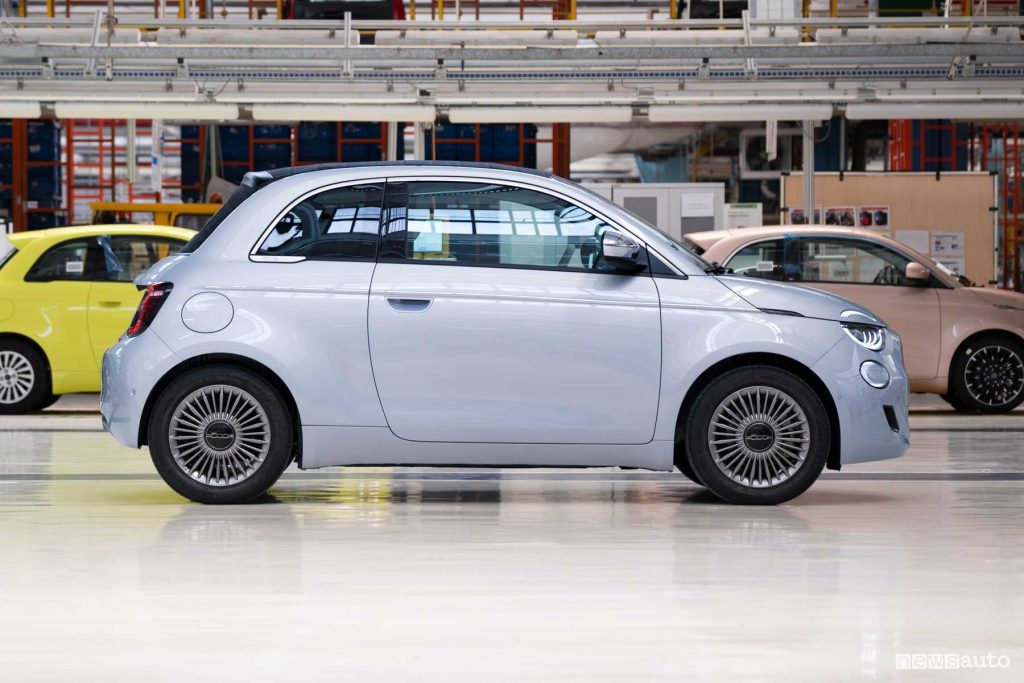 Fiat 500e Mirafiori laterale
