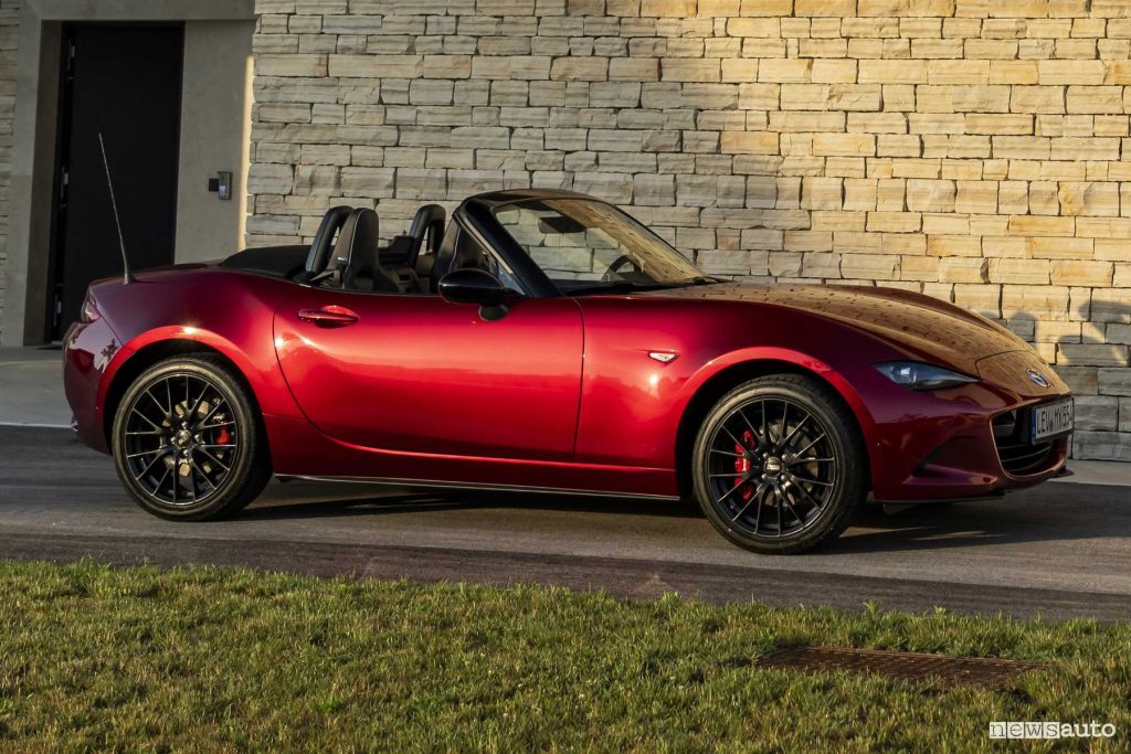 Mazda MX-5 Homura 2024 anteriore 3/4