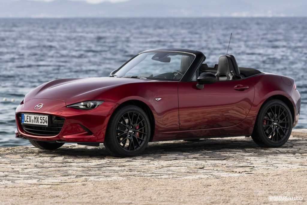 Mazda MX-5 Homura 2024 anteriore 3/4