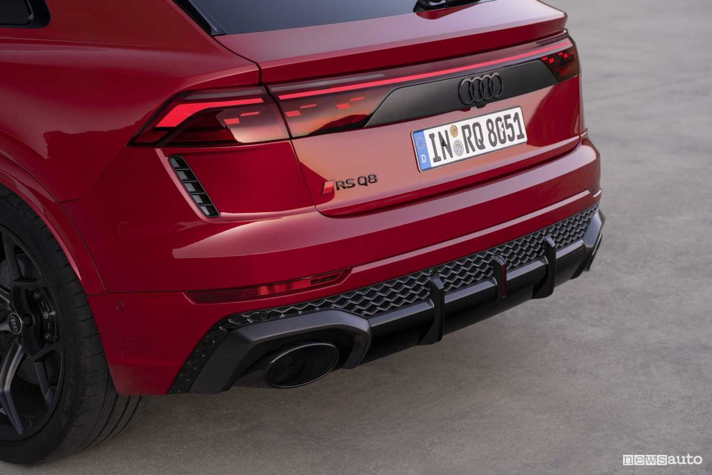Audi RS Q8 performance scarico posteriore