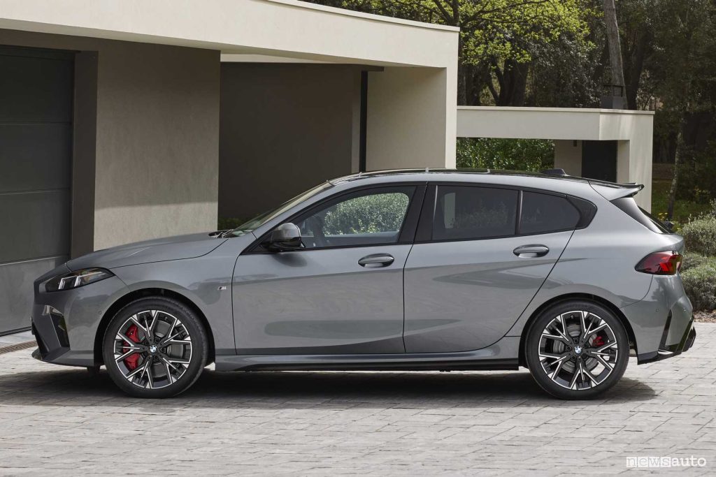 Nuova BMW Serie 1 laterale
