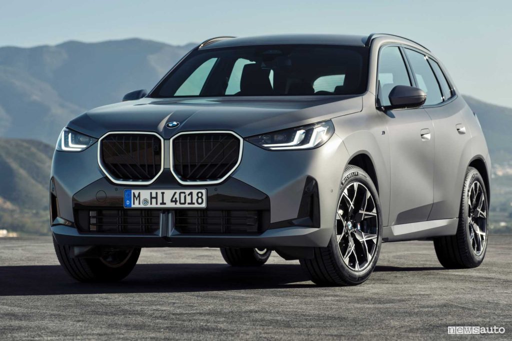 Nuova BMW X3 20 xDrive anteriore 3/4