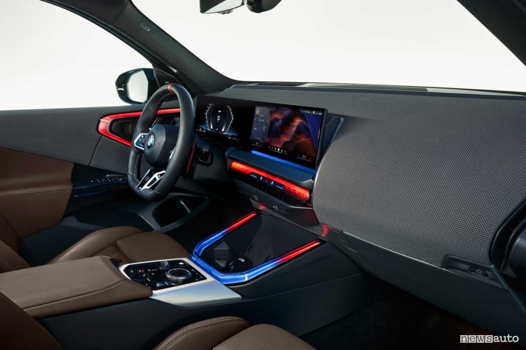 Nuova BMW X3 M50 xDrive plancia abitacolo