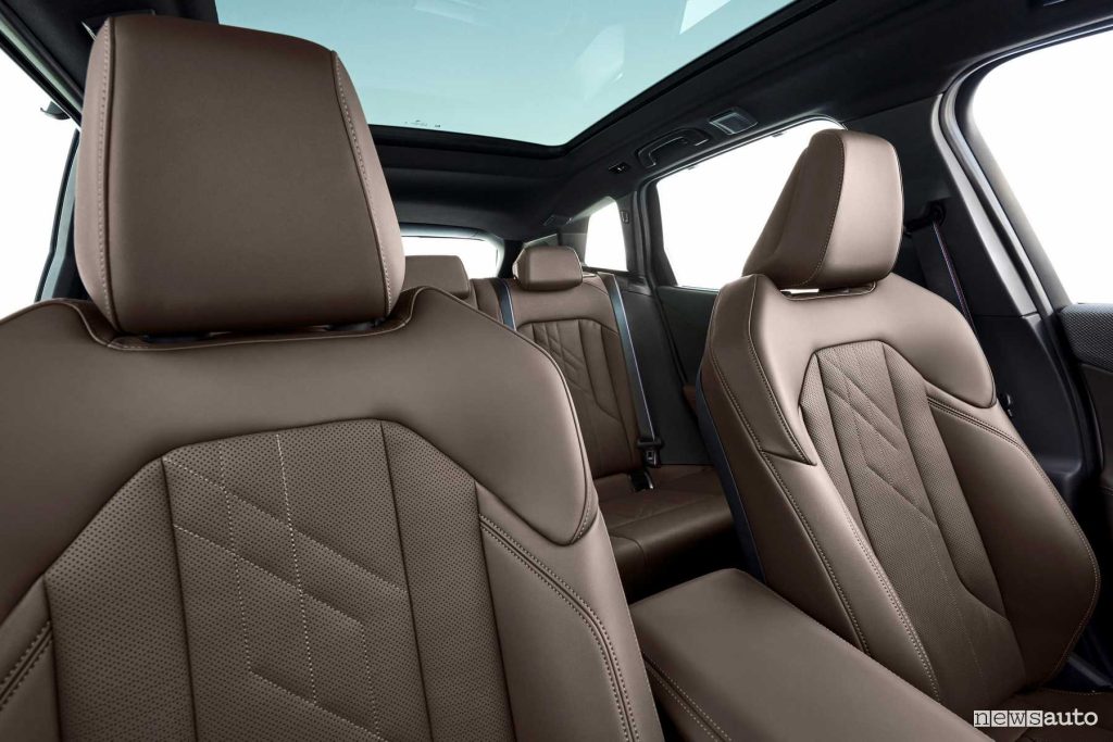 Nuova BMW X3 M50 xDrive sedili abitacolo