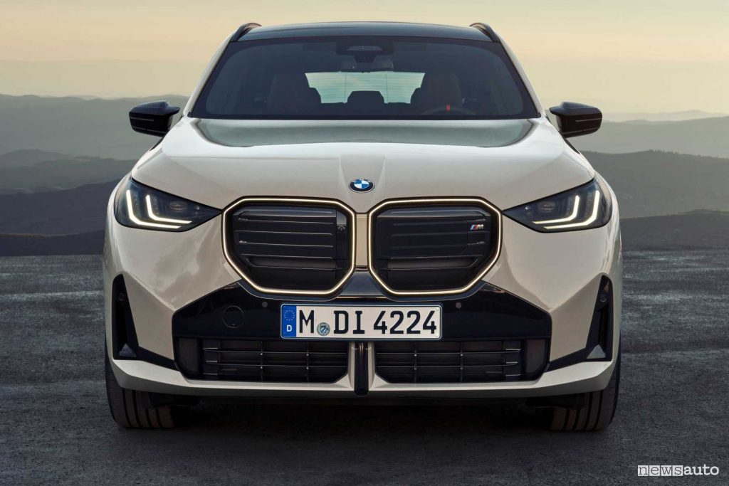 Nuova BMW X3 M50 xDrive frontale