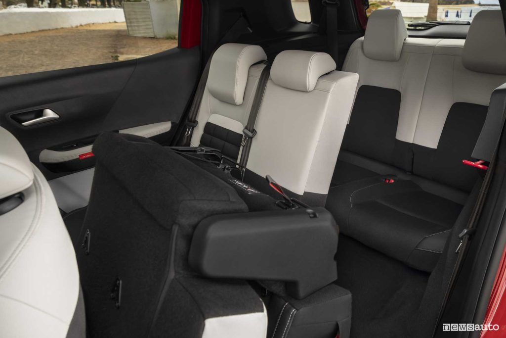 Nuova Citroen C3 Aircross Hybrid terza fila 7 posti