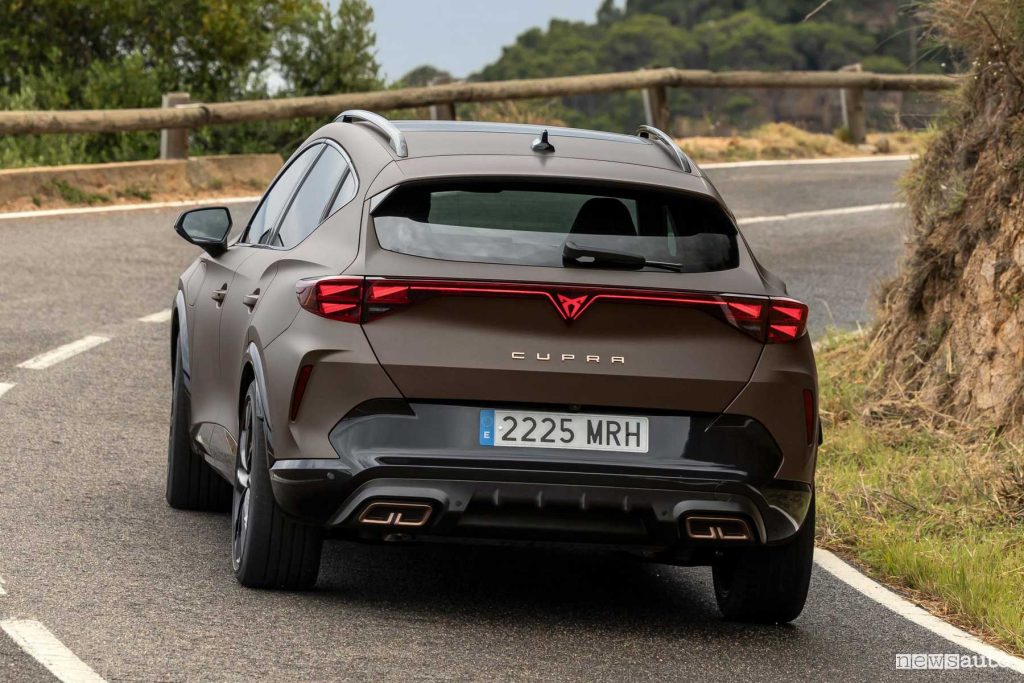 Nuova Cupra Formentor su strada