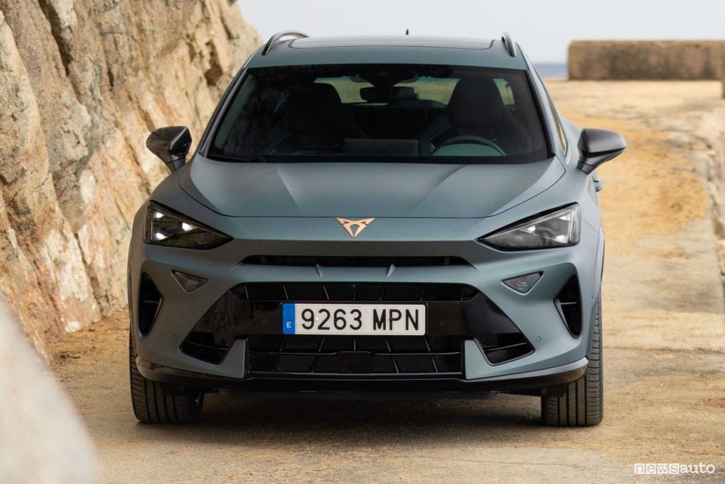 Nuova Cupra Formentor VZ frontale