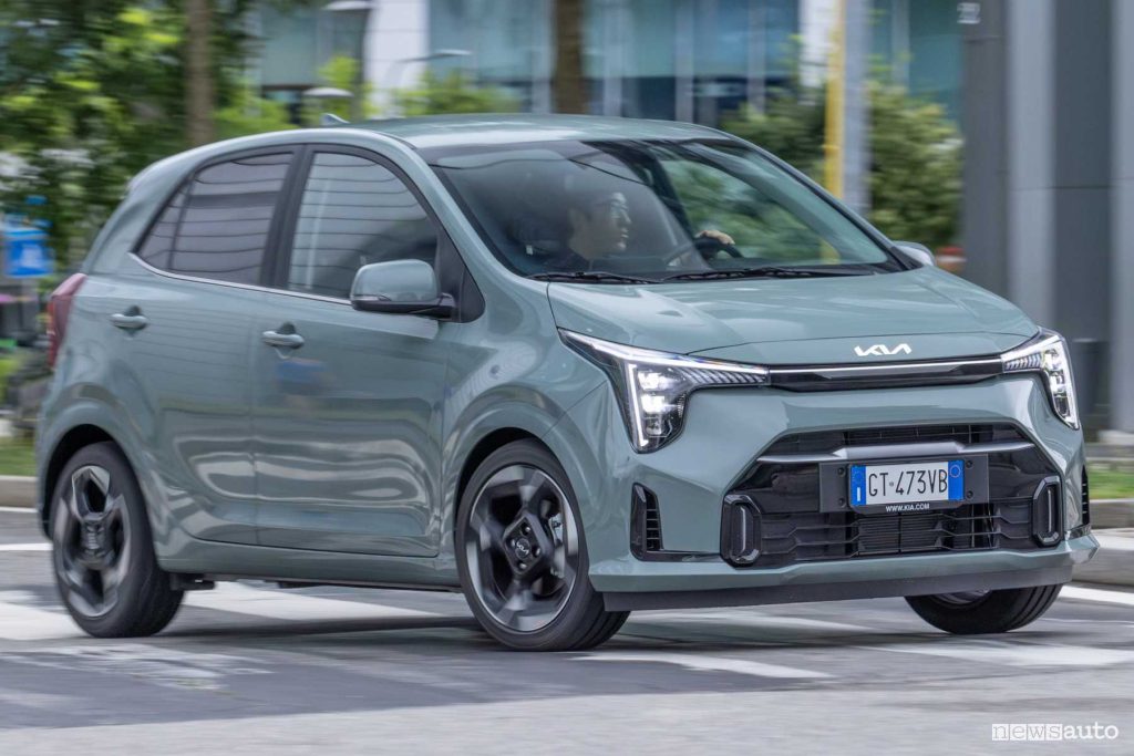 Nuova Kia Picanto su strada