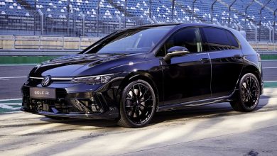 Nuova Volkswagen Golf R Black Edition anteriore 3/4