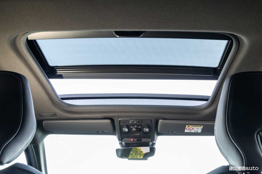 Renault Captur E-Tech hybrid Esprit Alpine tetto panoramico