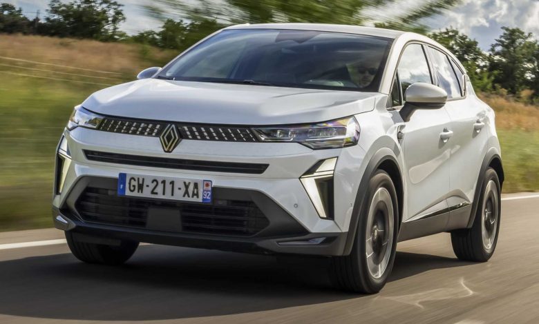 Renault Captur E-Tech hybrid Techno su strada