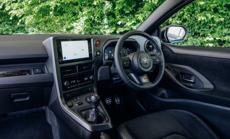 Toyota GR Yaris Special Edition Rovanpera abitacolo guida a destra