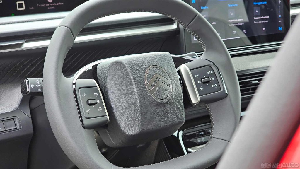 Citroen C3 2024 volante abitacolo
