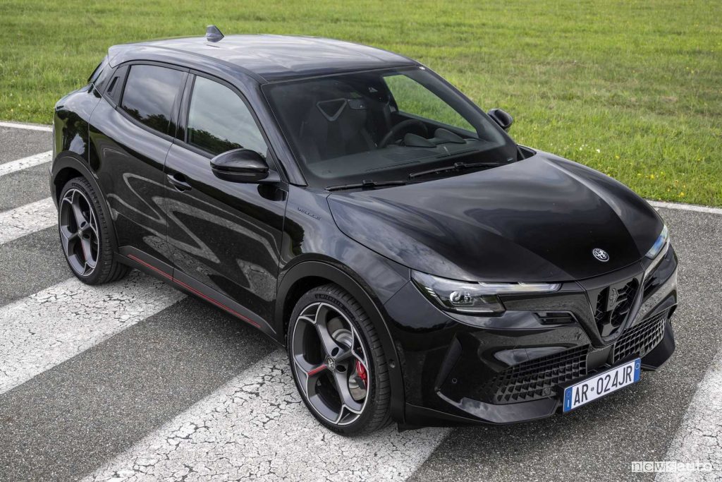 Alfa Romeo Junior Veloce nera anteriore 3/4