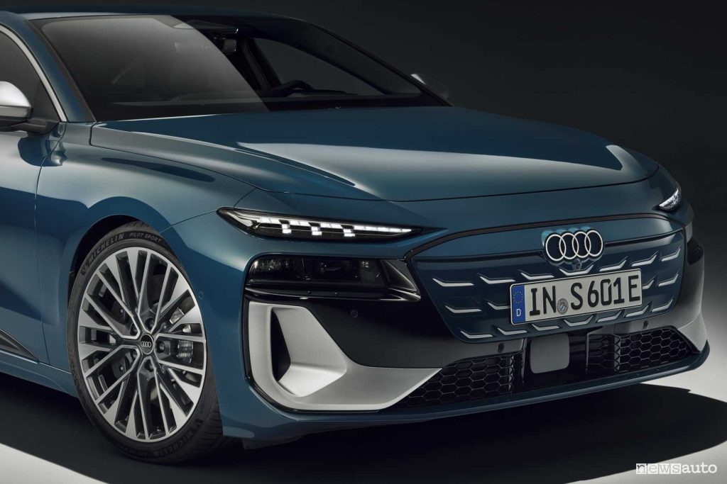 Audi S6 Sportback e-tron firma luminosa anteriore