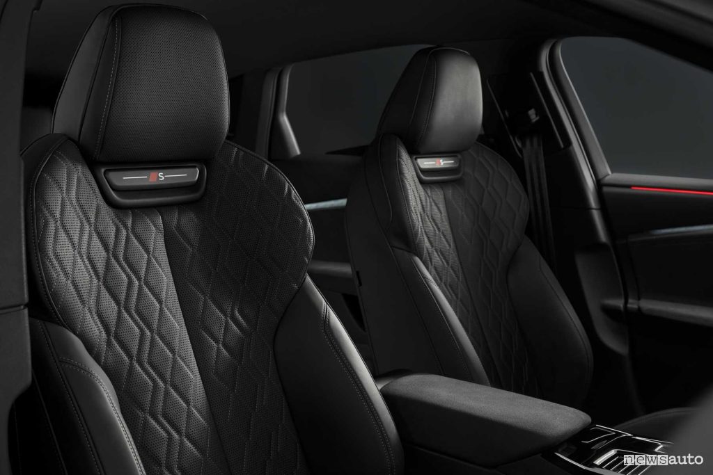 Audi S6 Sportback e-tron sedili anteriori abitacolo