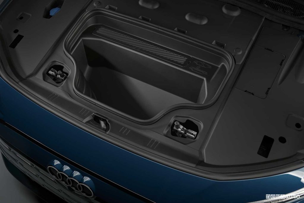 Audi S6 Sportback e-tron bauletto cofano anteriore