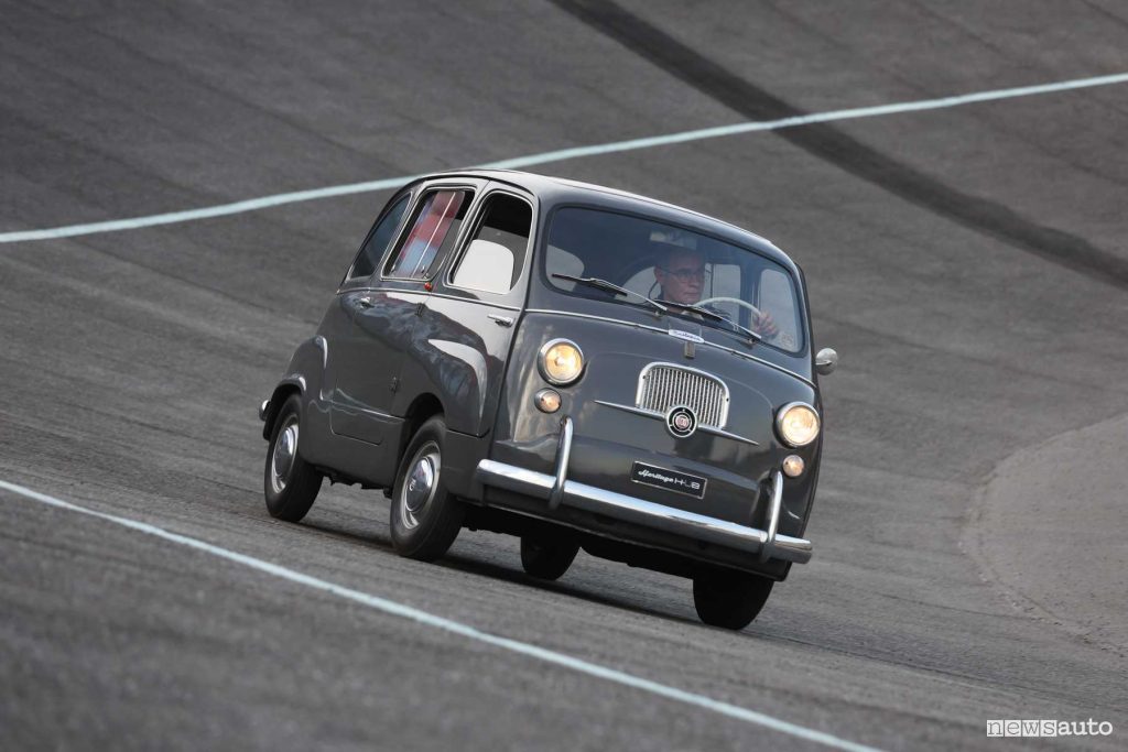 Fiat storiche parata 125 anni al Lingotto
