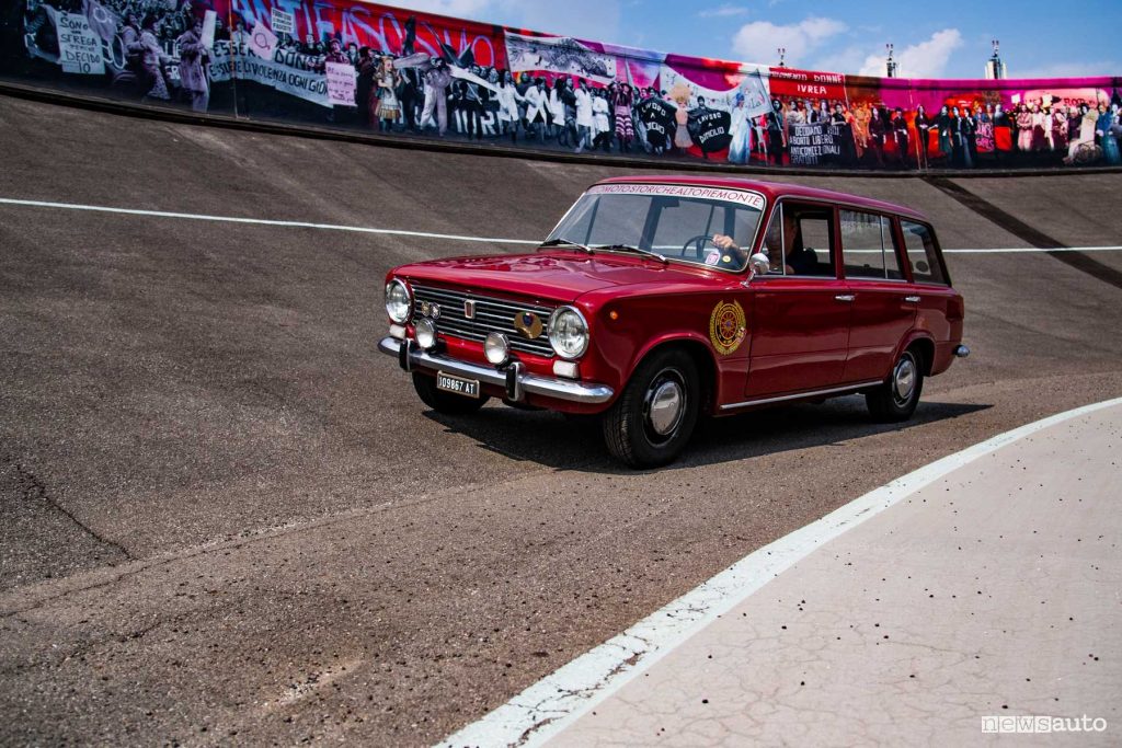 Fiat storiche parata 125 anni al Lingotto