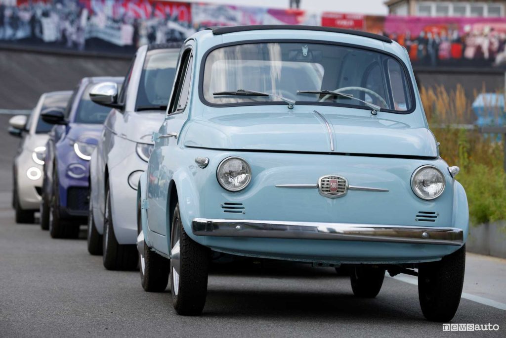 Fiat storiche parata 125 anni al Lingotto
