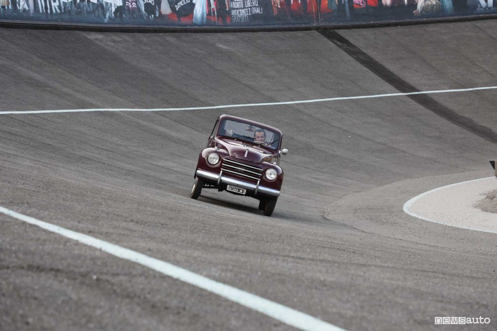 Fiat storiche parata 125 anni al Lingotto