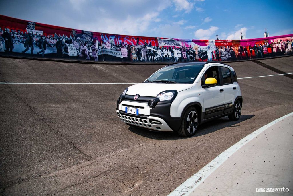 Fiat Pandina nella parata dei 125 anni al Lingotto