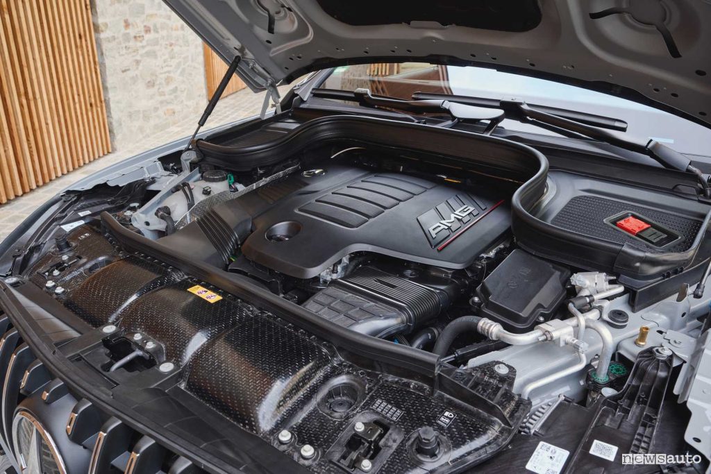 Mercedes-AMG GLE 53 Hybrid 4Matic+ Coupé vano motore