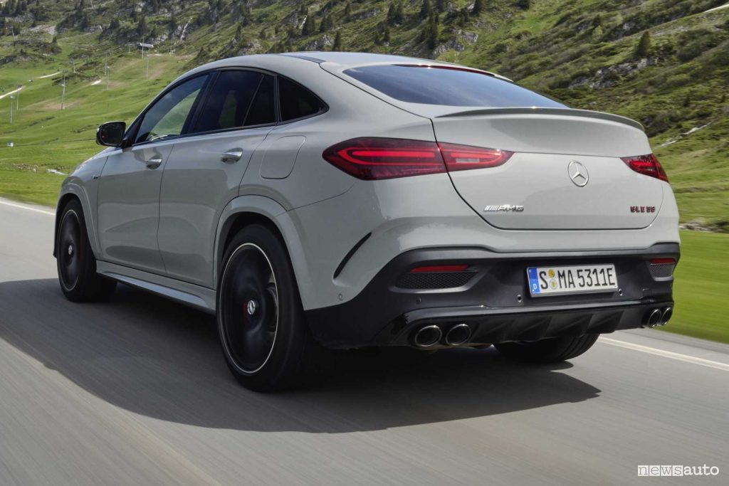 Mercedes-AMG GLE 53 Hybrid 4Matic+ Coupé su strada