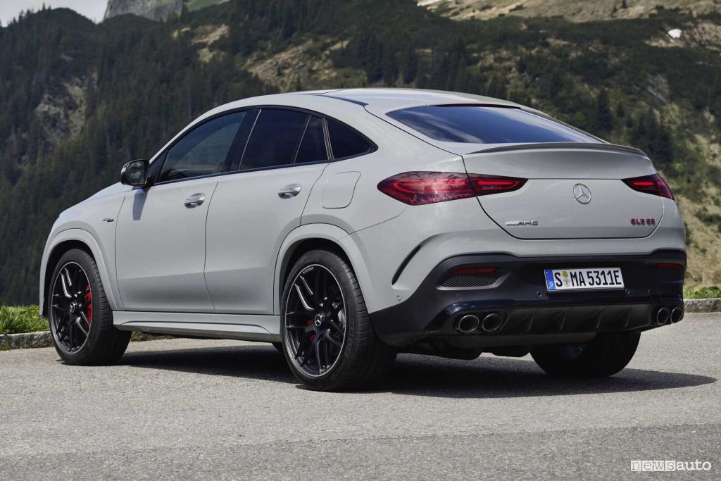 Mercedes-AMG GLE 53 Hybrid 4Matic+ Coupé posteriore 3/4