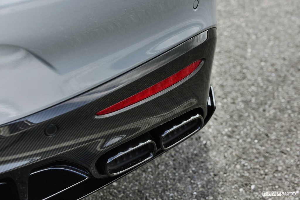 Mercedes AMG GT 63 Pro 4Matic+ scarico posteriore