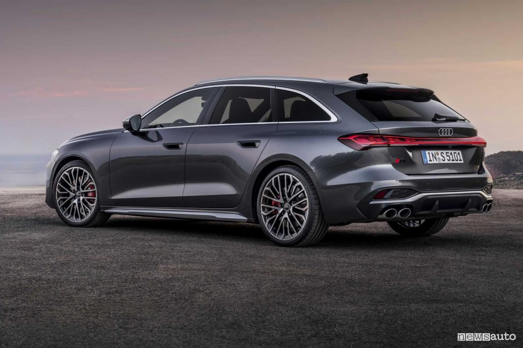 Nuova Audi S5 Avant posteriore 3/4
