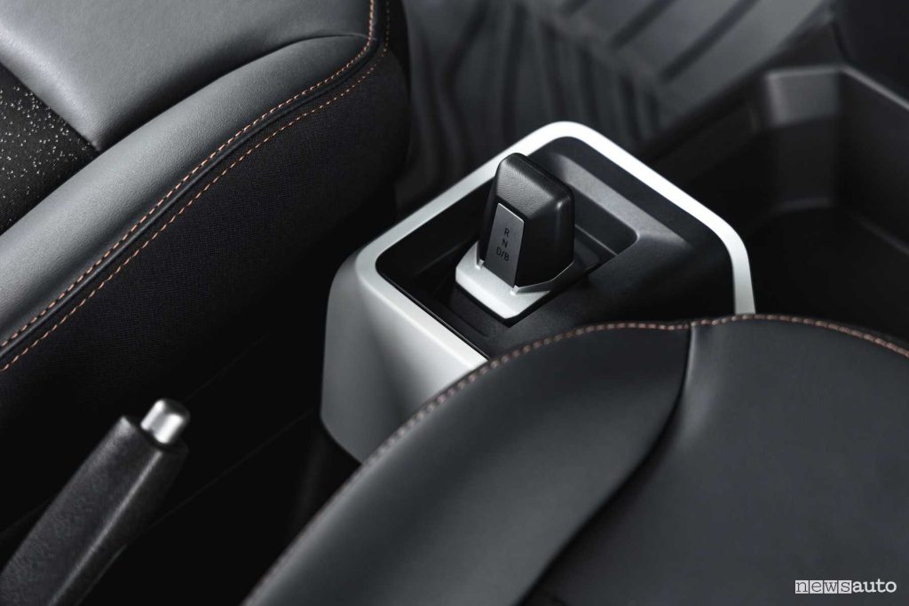 Nuova Dacia Spring manopola cambio