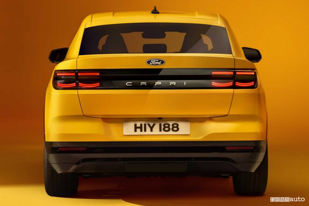 Nuova Ford Capri posteriore firma luminosa