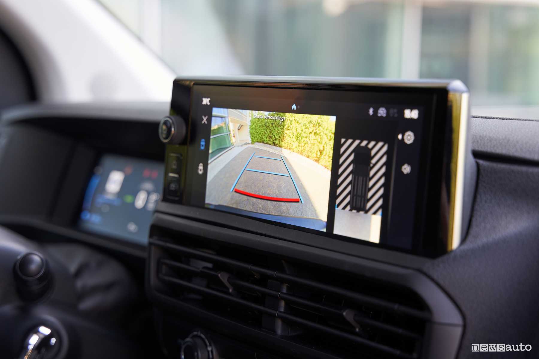 Nuova Toyota Proace City immagini telecamera posteriore