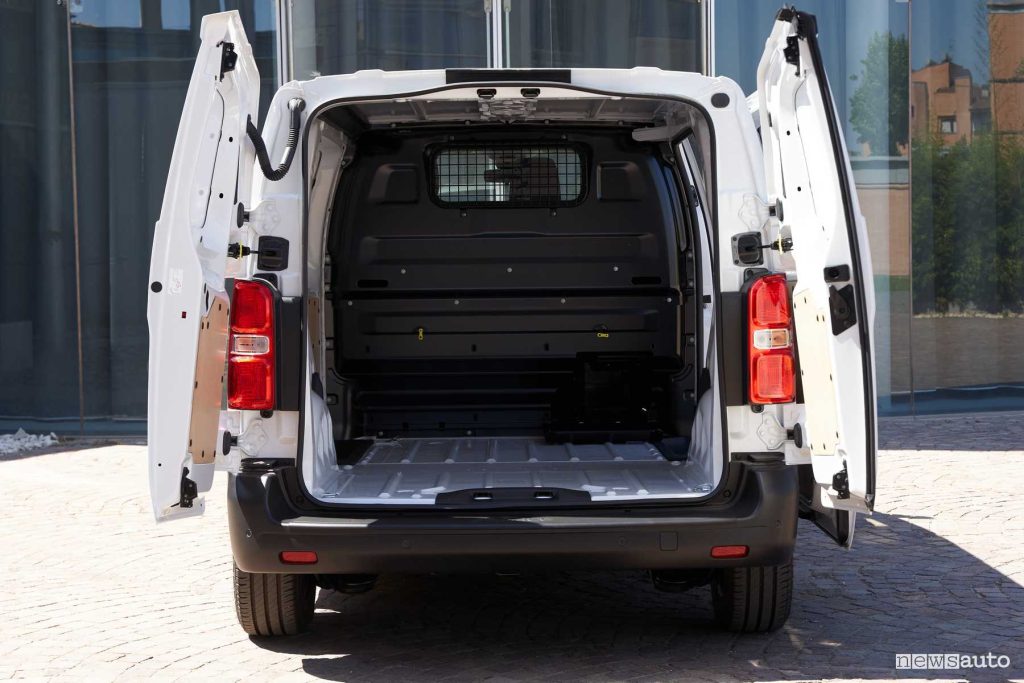 Nuova Toyota Proace City cassone vano di carico