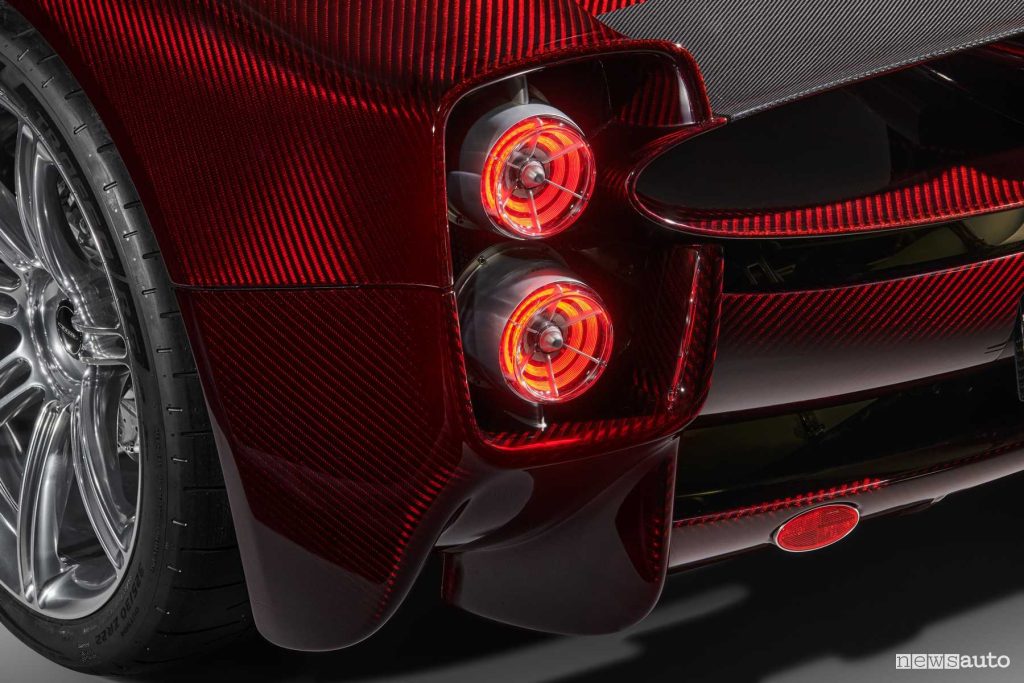 Pagani Utopia Roadster luci posteriori