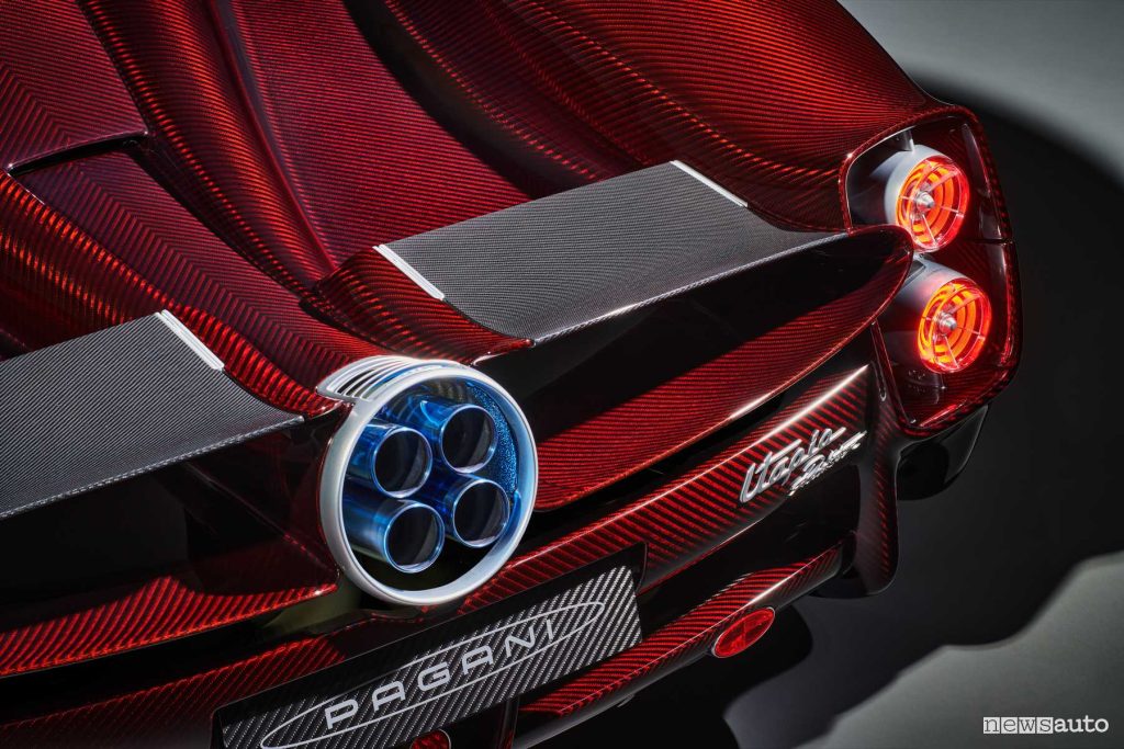 Pagani Utopia Roadster quattro scarichi