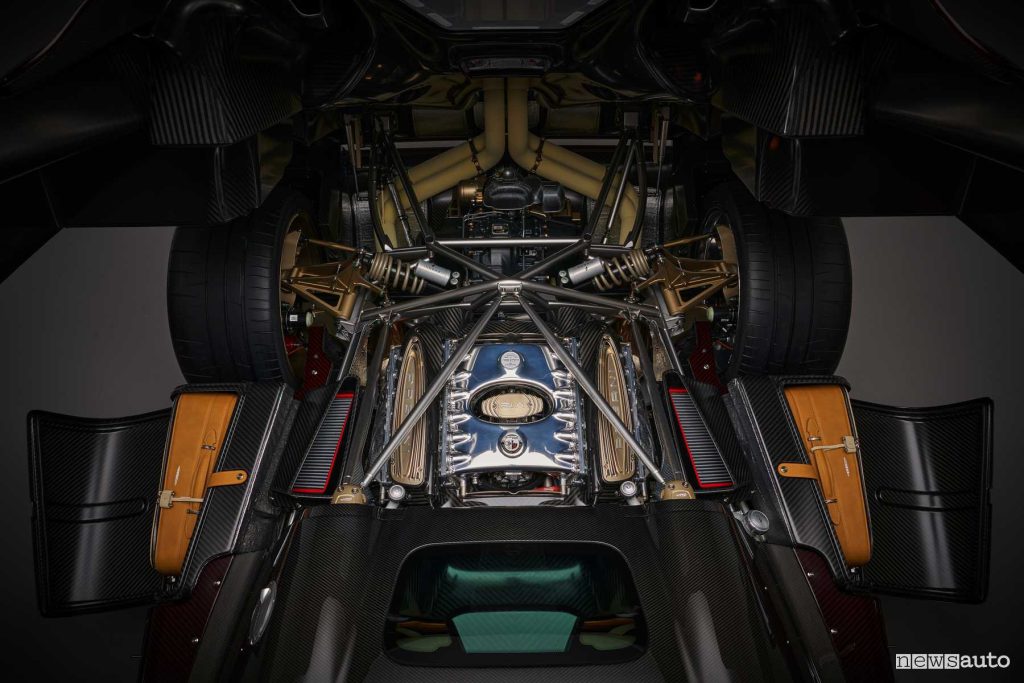 Pagani Utopia Roadster motore V12