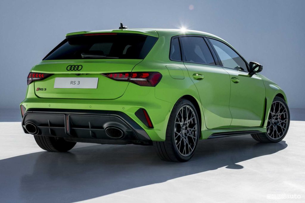 Audi RS 3 Sportback posteriore 3/4