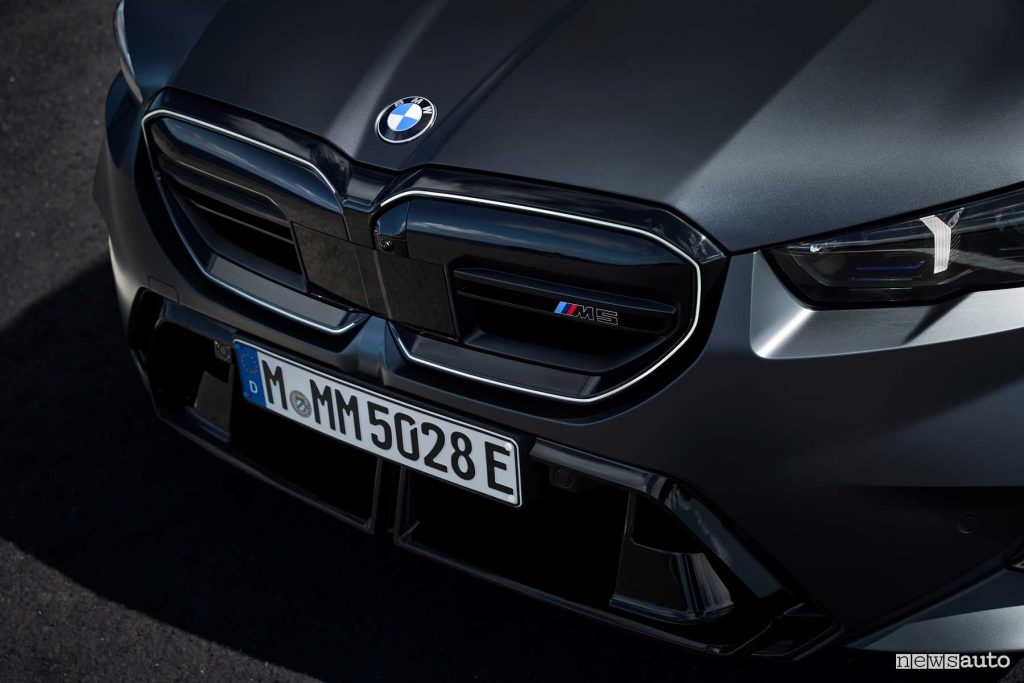 BMW M5 Touring griglia anteriore