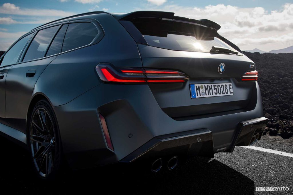 BMW M5 Touring scarico posteriore