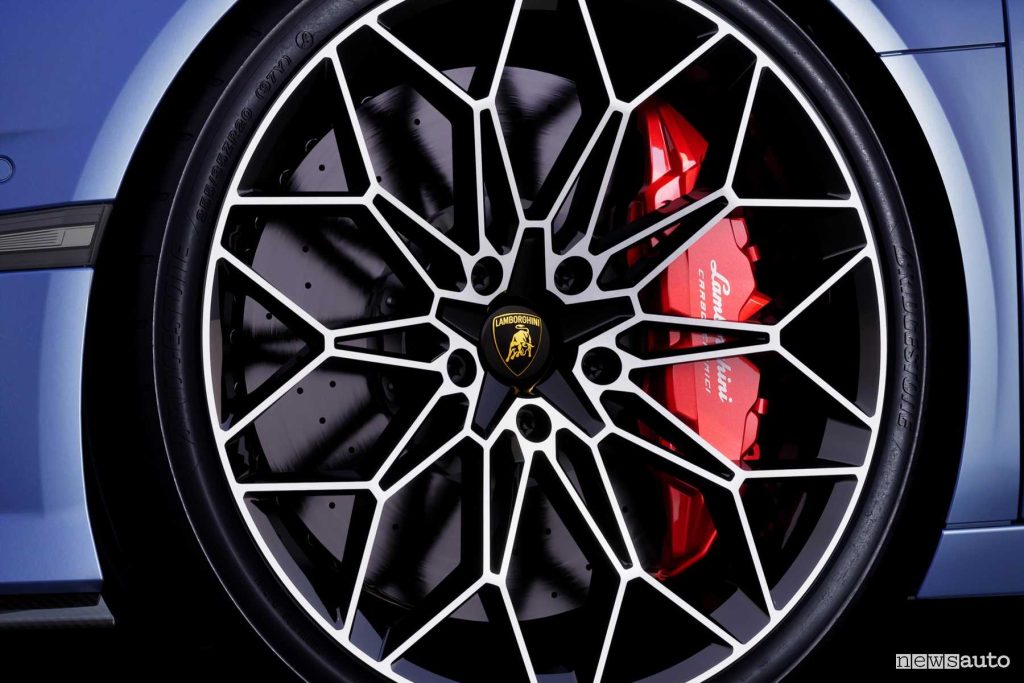 Lamborghini Temerario pinze freni, cerchi in lega