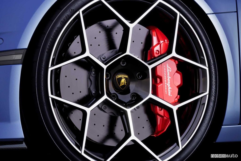 Lamborghini Temerario pinze freni, cerchi in lega