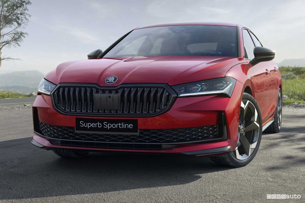 Skoda Superb Sportline anteriore 3/4